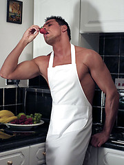 Chef Marcello gets so horny when he cooks that he has to masturbate