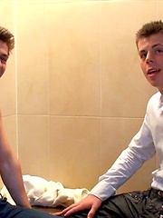 Cute sexy twinks relaxing in the shower and then fuck each other