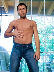 Straight man Nash jerking before our cameras
