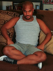 Thick-dicked ebony stud Leon Ryder