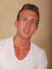 Gorgeous ripped stud Chorche busts his nut.